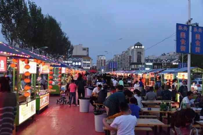 乐兴夜市义耕"今年第一次来这个夜市呀车位非常的不好找.