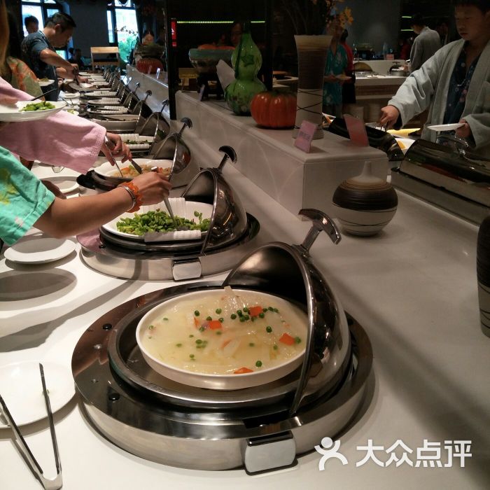 何日君温泉水疗