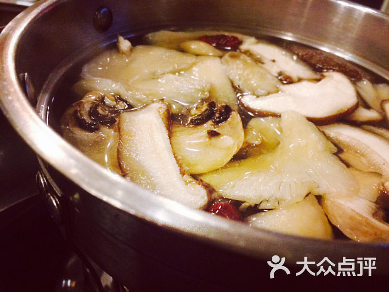 战锅策创意火锅餐厅(观前店)特醇野生菌王锅图片 - 第1张
