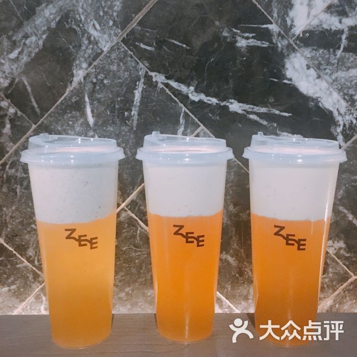 白桃乌龙茶加海盐芝士奶盖