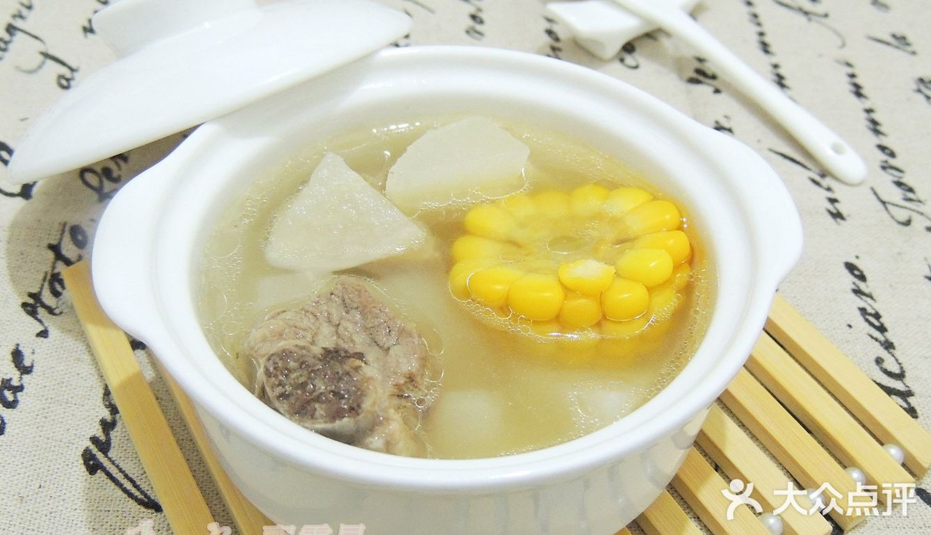 萝卜玉米排骨汤