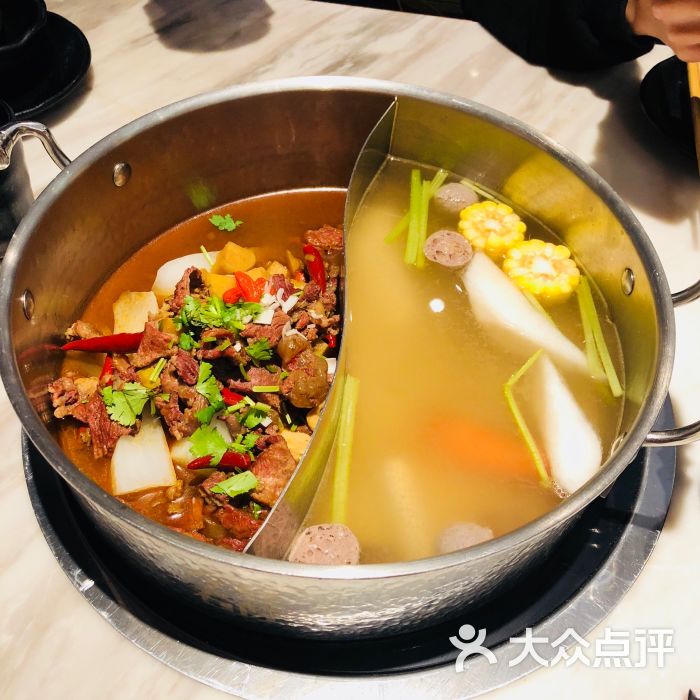 左庭右院鲜牛肉火锅(百联南桥店)牛腩鸳鸯锅图片 - 第2张