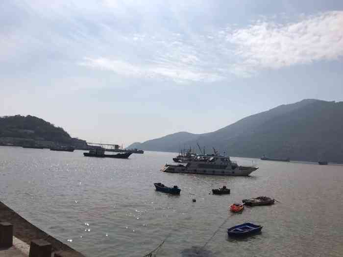 樟州渔村"朱家尖樟州渔村风景绣丽,特别是夕阳西下时.