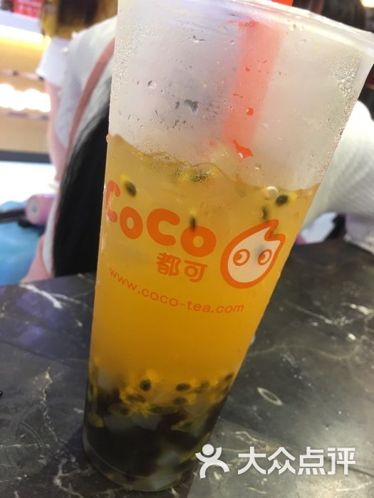 coco都可(日月光店)鲜百香果双响炮图片 第2张