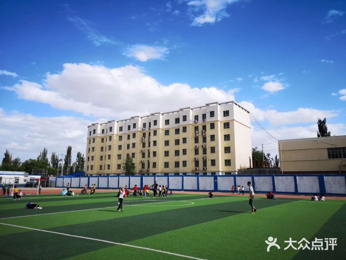 策勒县第三小学图片