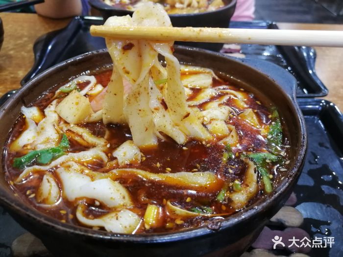 骨汤砂锅面