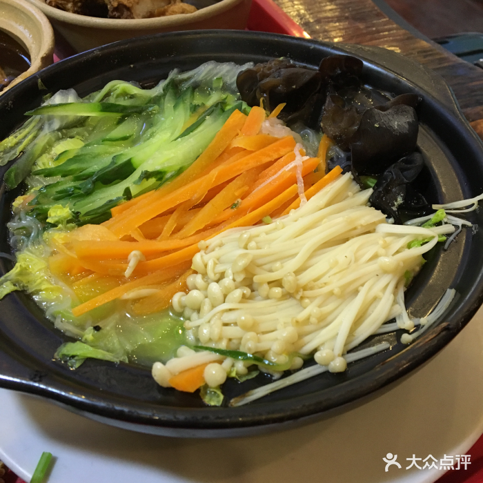 万和春排骨砂锅米饭(火车站店)金针菇蔬菜砂锅图片 - 第494张