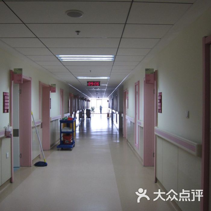 妇幼保健院住院部走廊图片-北京妇幼医院-大众点评网