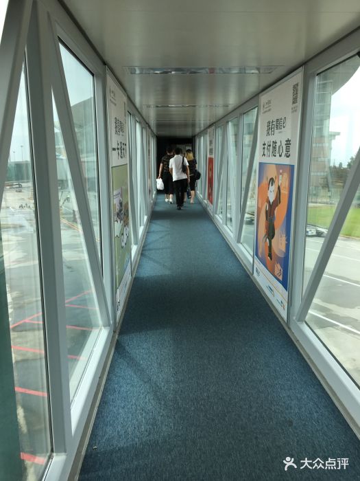 绵阳机场,哈哈,第一次来,到火车站后打车.-绵