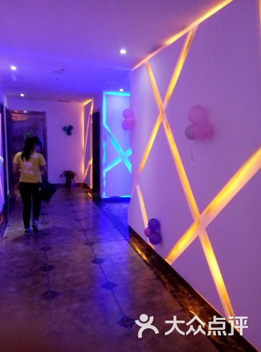 爱奇艺一起看微影院(车立方店)-图片-昆明休闲