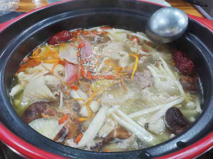 幺鸡云南天麻火腿鸡-"昨天晚上吃油炸串串的时候偶然