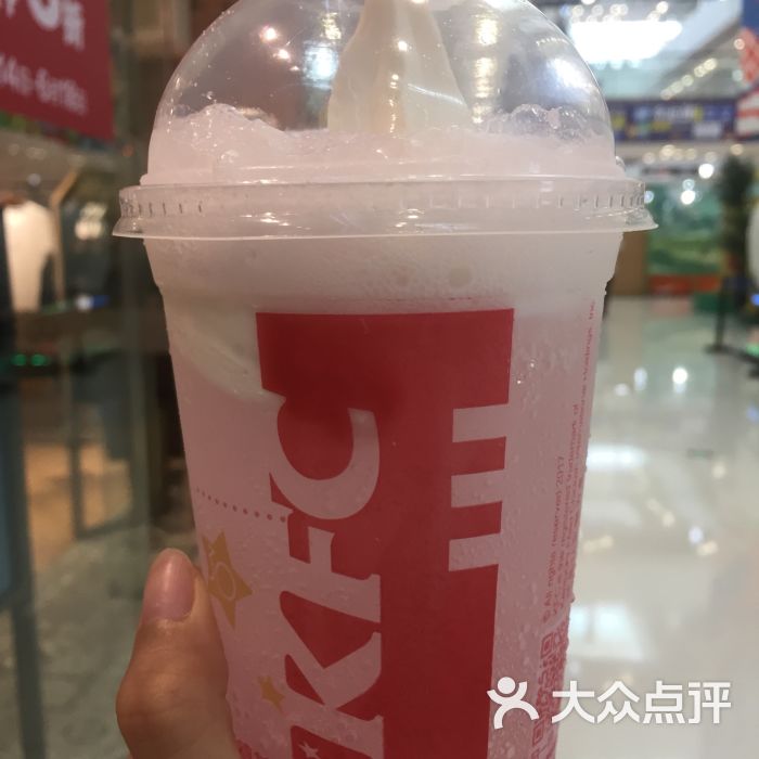 肯德基(重庆机场店)雪顶粉色可乐图片 - 第2张