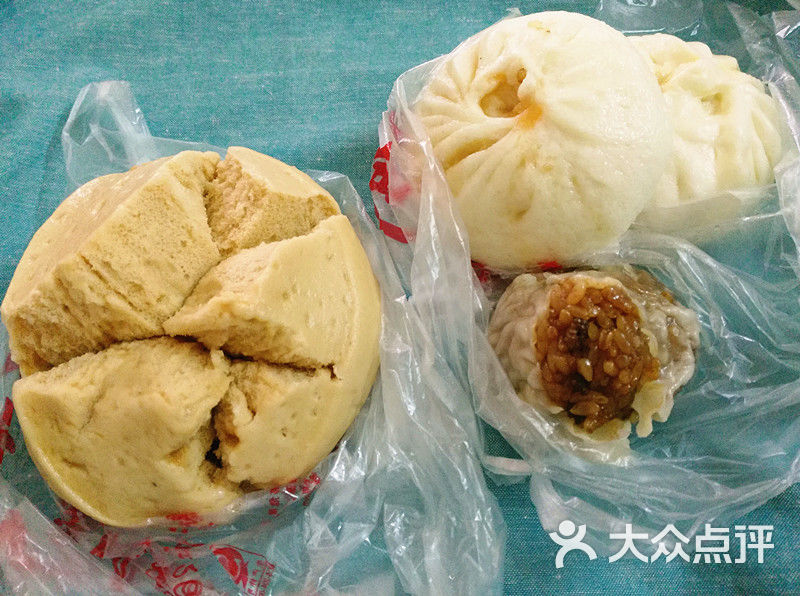 买包子~