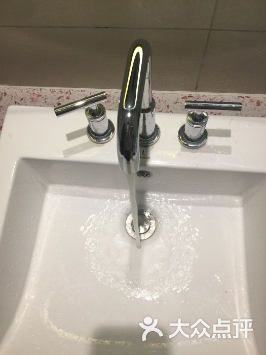 丽枫酒店:干净卫生奢华大气上档次,价格适.哈尔