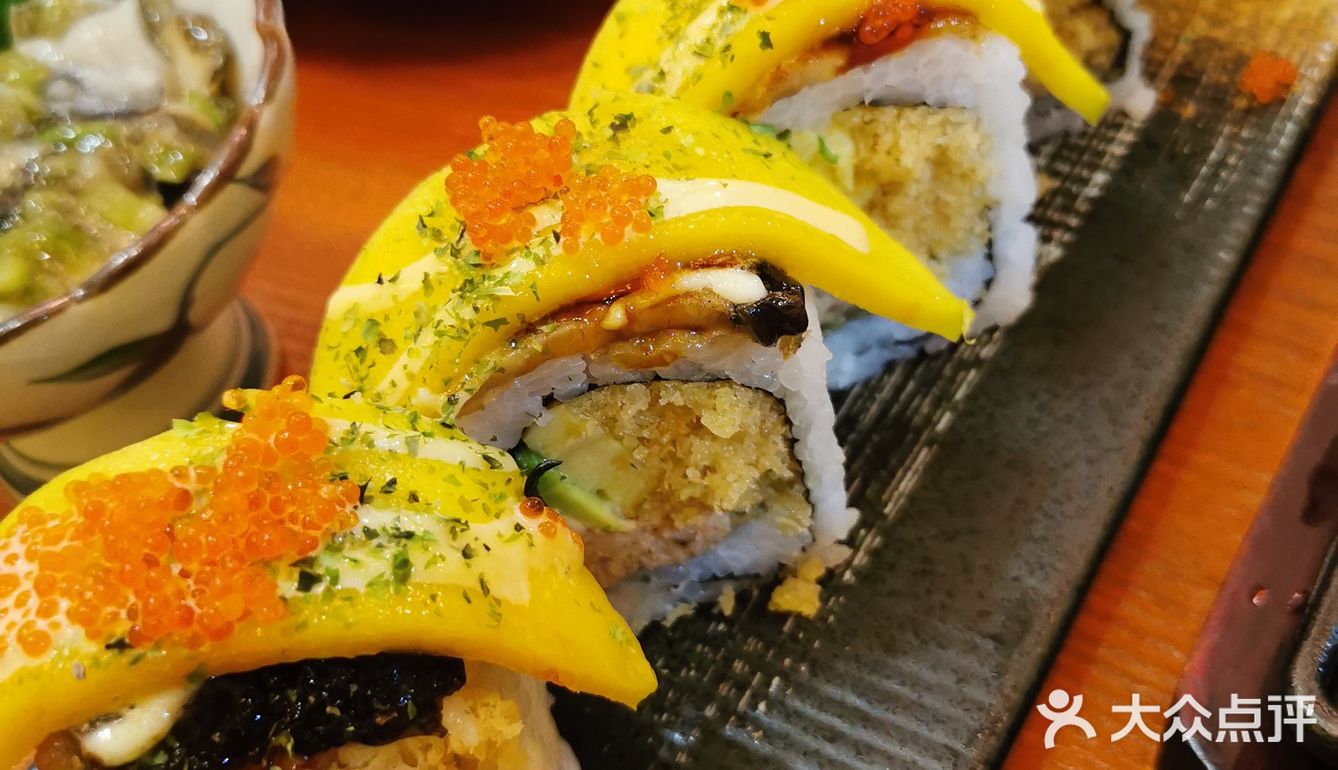 请所有兄弟姐妹移步去浅草君日本料理,尝尝鹅肝手握,海鲜玉子烧