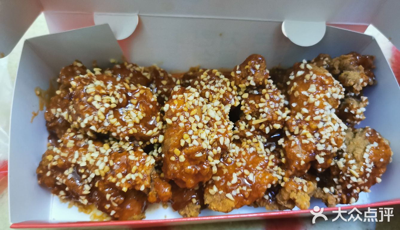 它在我心目中,是丹江口市最被低估的一家小吃快餐,蜂蜜芥末炸鸡,韩式