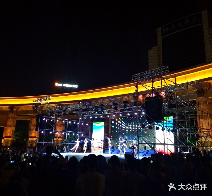 AYO从安师大夜校培训报名点穿行到北京西路