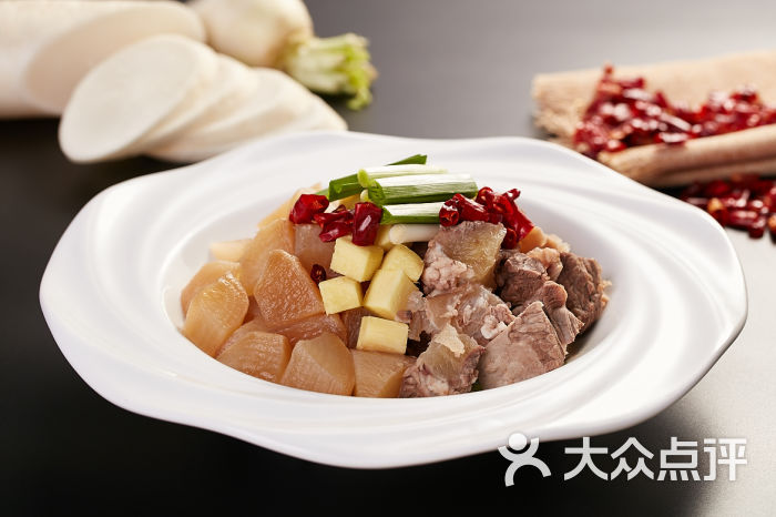 萝卜焖牛腩