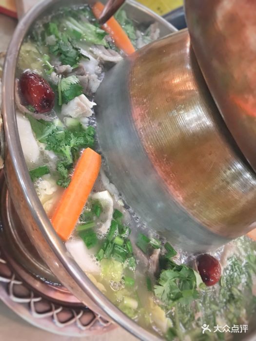 刘记弟兄龙虾·炭火铜炉羊肉锅(秦虹路店)铜炉羊肉火锅图片 第11张