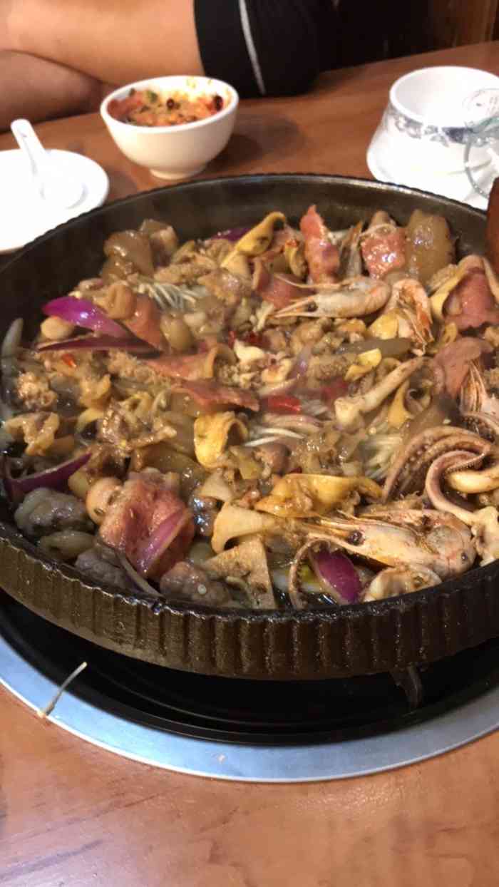 大军烤牛肉(顺通店)-"在龙翔苑小区侧门对面,把头第二