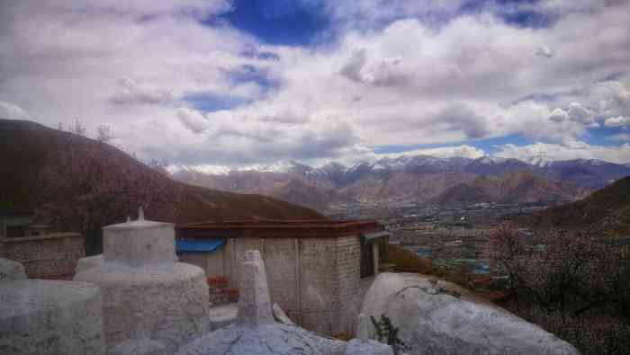 帕邦喀-"当地朋友推荐我来这个色拉寺后山的寺庙我.