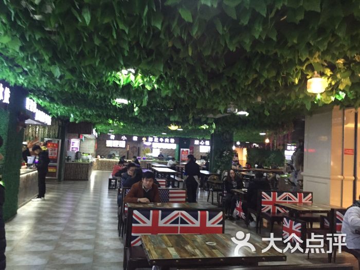美国热带雨林主题餐厅图片 - 第7张