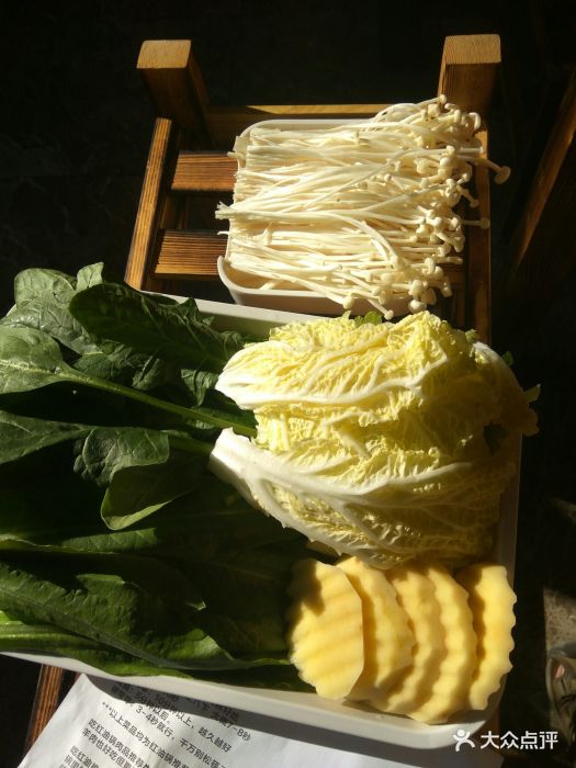 位置很好找,在菜艺街123-3号,门前有停车.