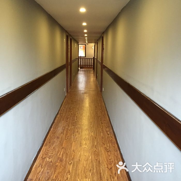 西江秋间里精品民宿酒店房间走道图片 第2张