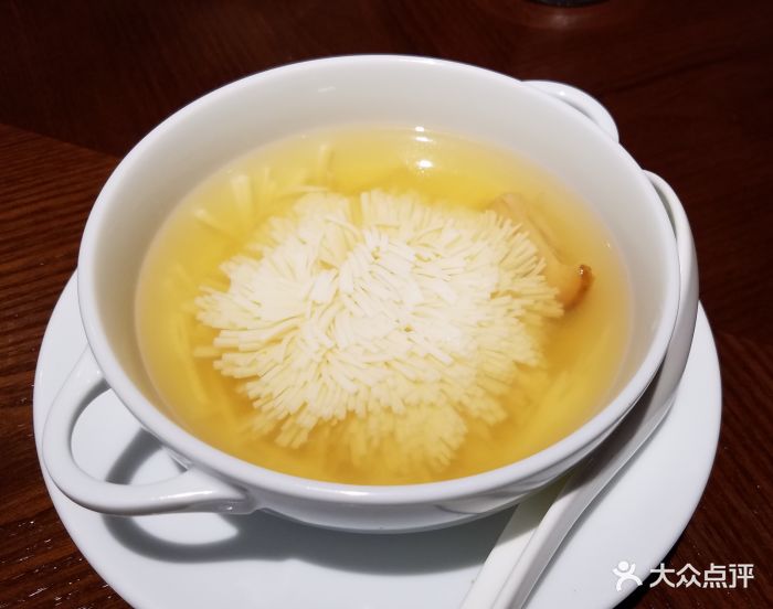 松茸菊花豆腐汤