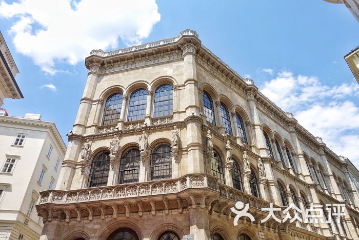 网红店很贵不值感觉是纯被中国人炒起来的环