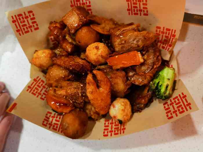 囍炸小食店(万达金街店"喜炸小食店店铺位置:万达金街环境:店.