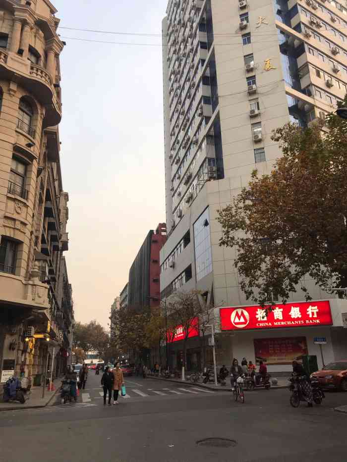 青岛路历史风貌区-"大江大河大武汉,历史悠久,汉口有.