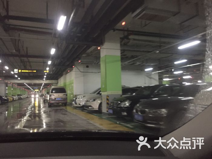 江桥万达广场停车场(华江路店)图片 第8张
