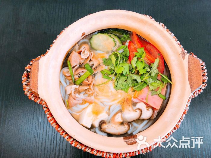 肥肠砂锅米线