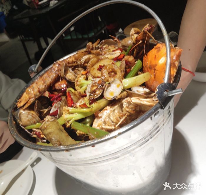 虾绅士手抓海鲜图片