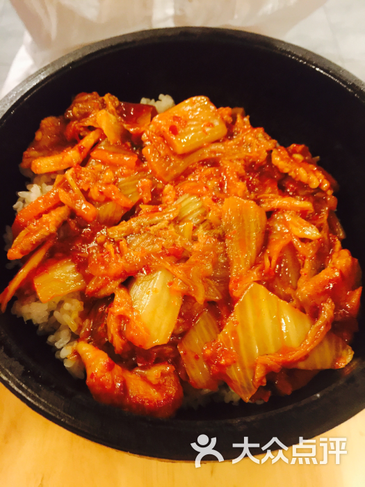辣白菜五花肉拌饭