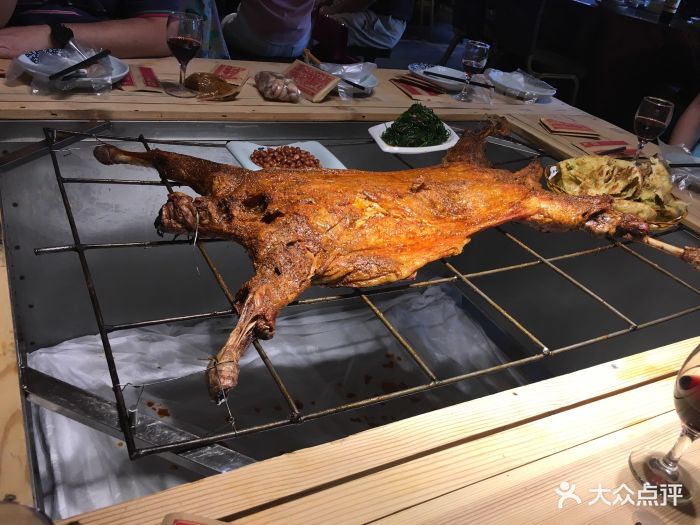 玉泉山庄(定远店)烤全羊图片