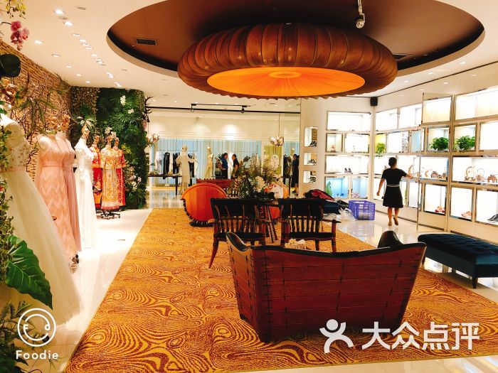 金雨典女装会所