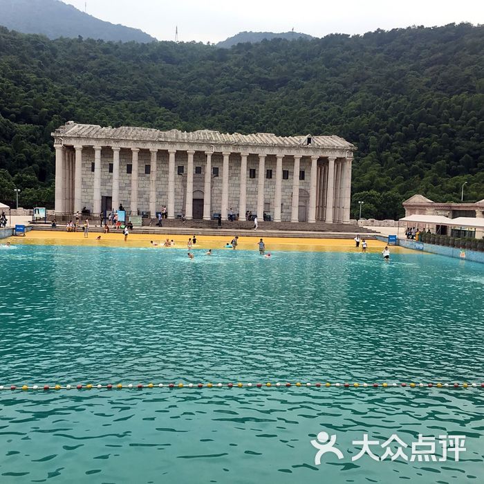 达蓬山环湖主题乐园