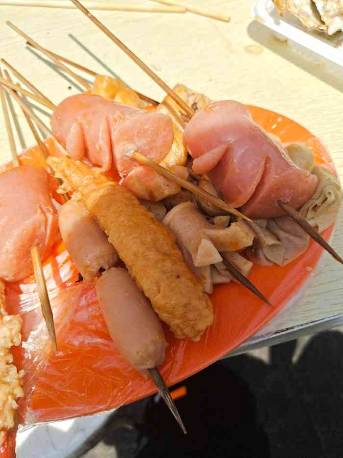 重庆麻辣串-"步行街入口的麻辣串!人一直挺多的在那吃