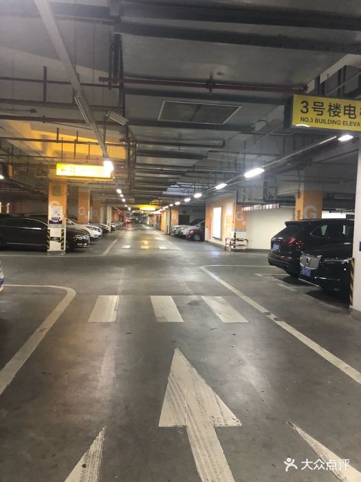 松江万达广场地下车库图片 - 第7张