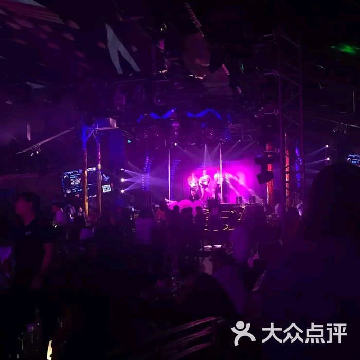 vics酒吧