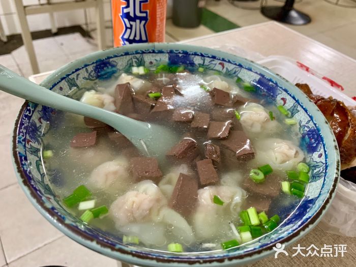 蓝鲸鸭血馄饨图片