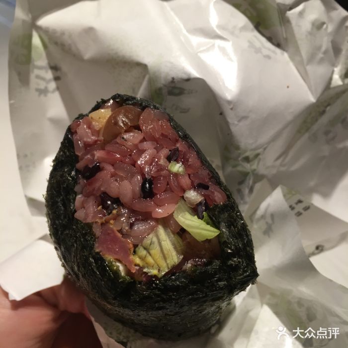 稚米手作饭团(诚品店)黑胡椒牛肉饭团图片 - 第1张