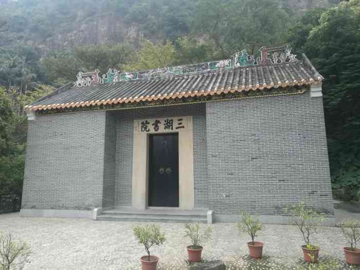 西樵山森林公园白云古寺景区