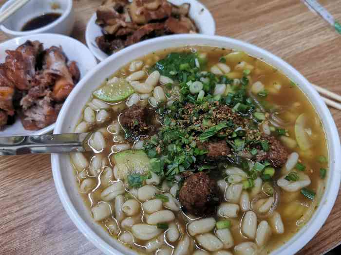 柳林探平粉汤圪垛"不错,路过吕梁特地来吃一下特色面食,肉肥.