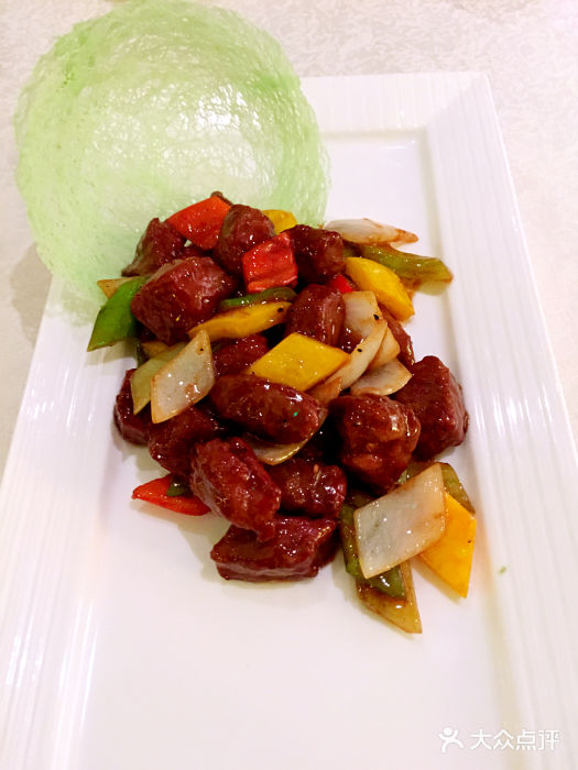 花家怡园(京广桥店)黑椒五彩牛肉粒图片