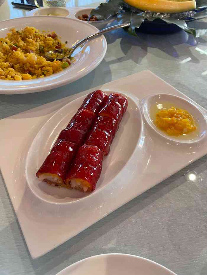 红顶食府(老报馆店)-"红顶,这是很多年的老店了.一批一批的大饭.