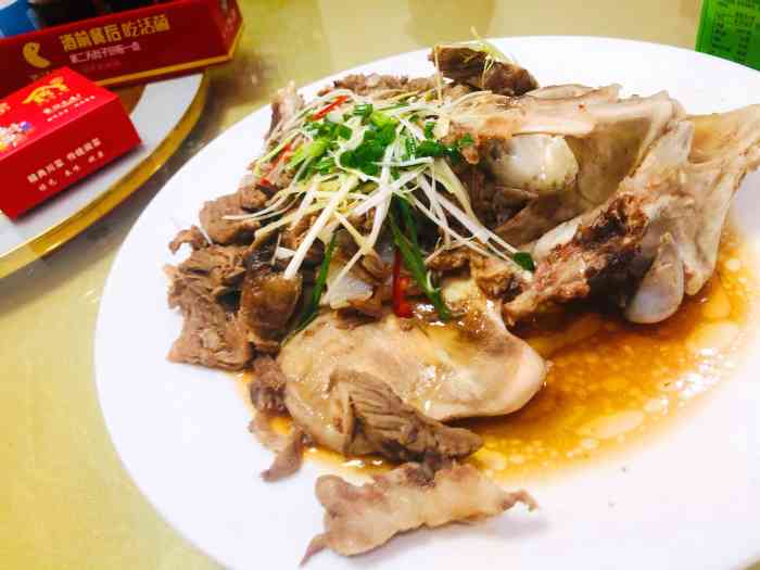 夹骨肉肉很入味炖的时间也够一口咬下去汤汁浓郁小朋友老人都适合吃小