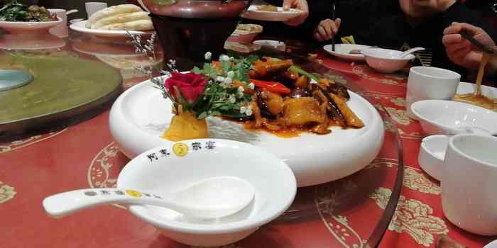 河东家宴(锦绣店「红烧黄河鲤鱼」同学聚会专门找的一家店着.